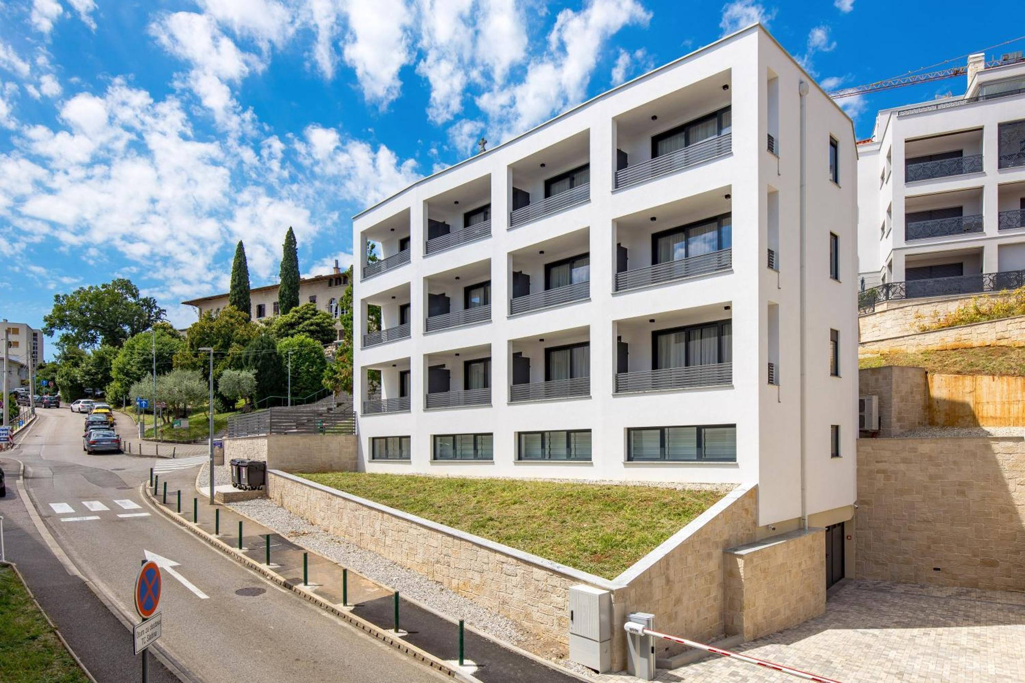 Belinda Apartments With Balcony 오파티아 외부 사진
